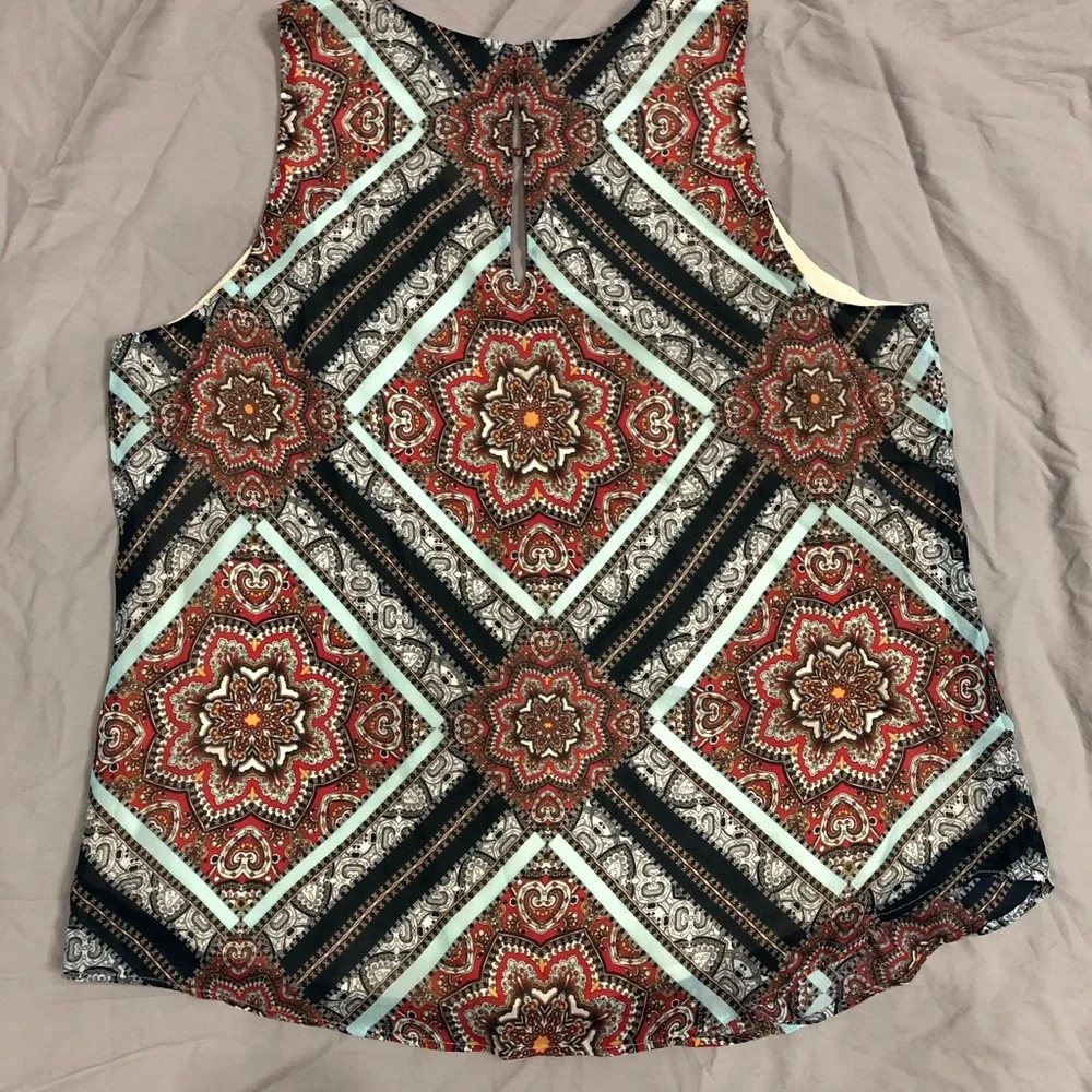 Lavender Brown. Women’s Blouse. Sleeveless. XL. Viscose/polyester. Pattern. - Picture 6 of 7